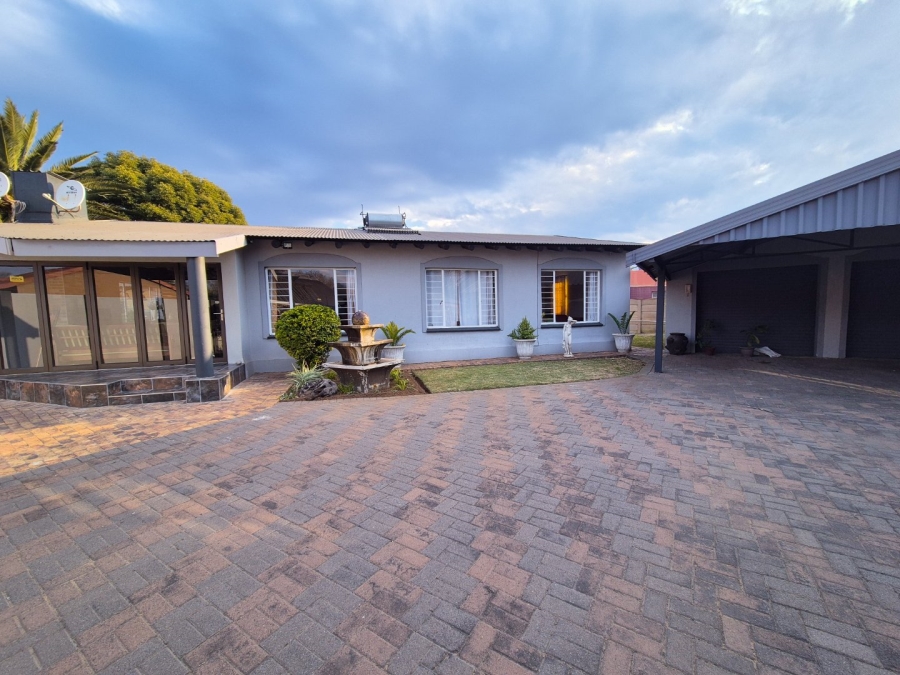 3 Bedroom Property for Sale in Vaalpark Free State